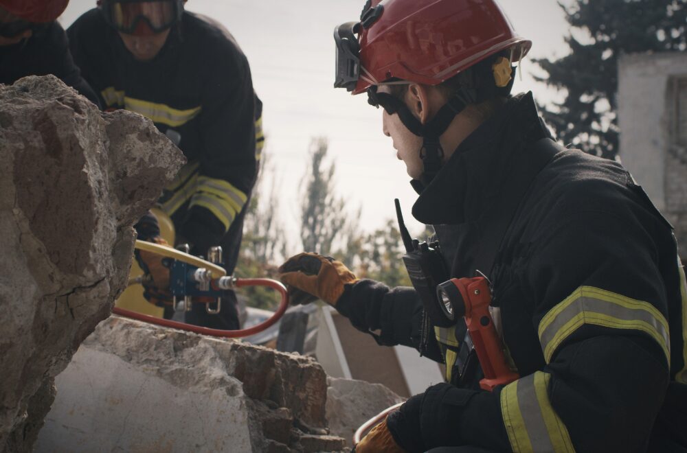 災害時に救助をするレスキュー隊