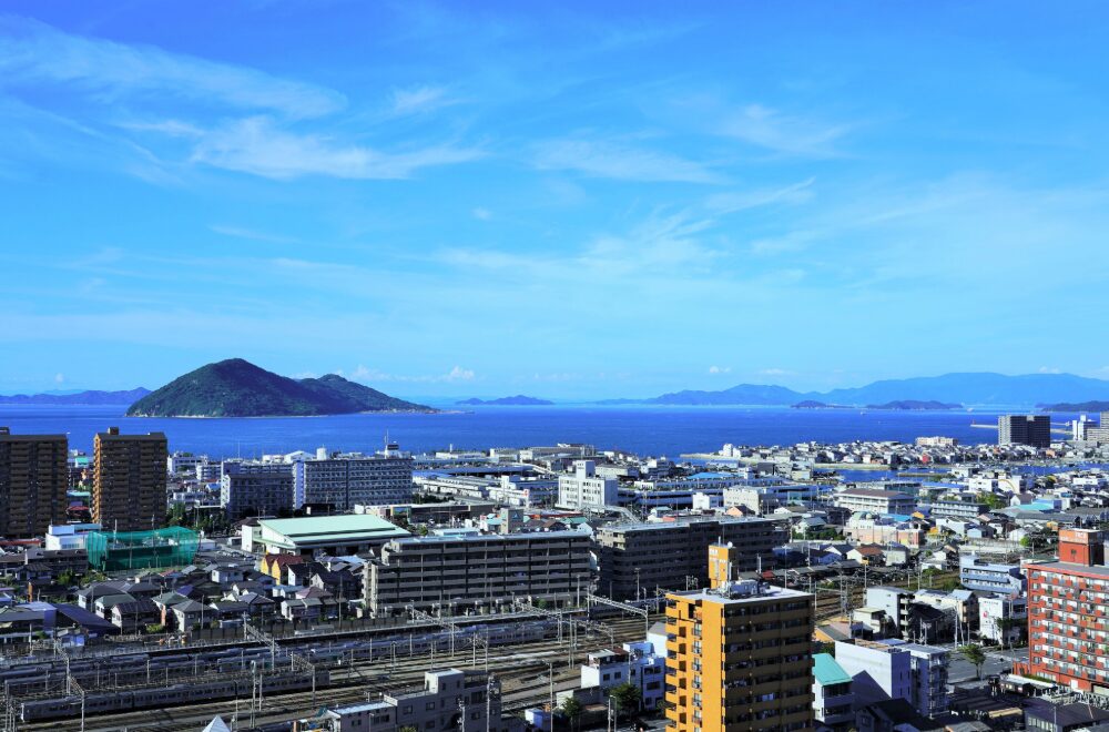 上空から撮られた香川県の街並み