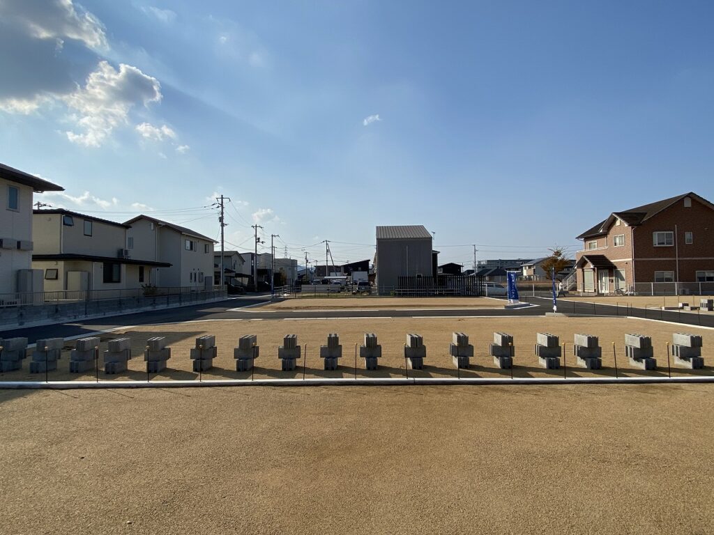 ハピネスガーデン春日V6号地　東より