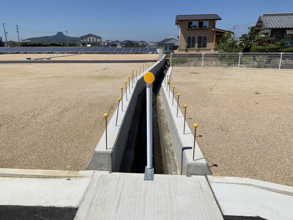 ウィルガーデン志度　6号地東側水路