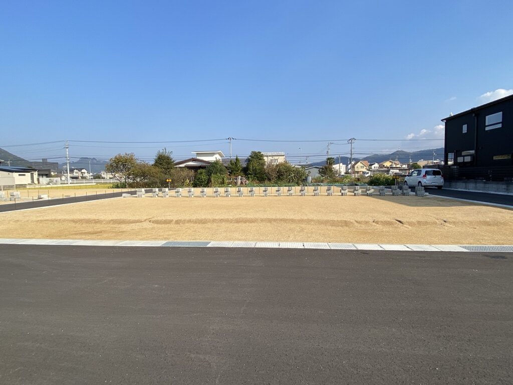 ハピネスガーデン春日V6号地　西より