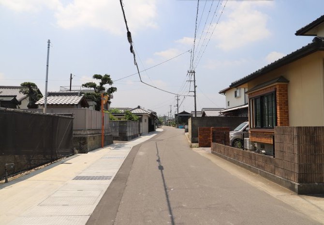 東側公道