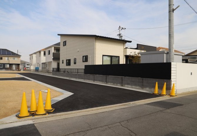 ホールタウン上林　進入口