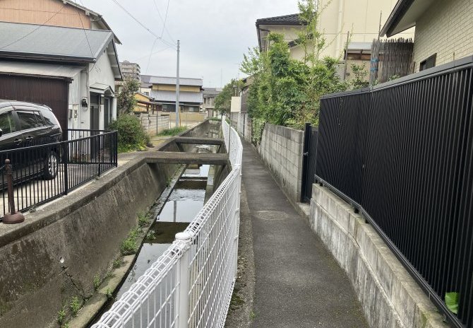 南側農道・水路