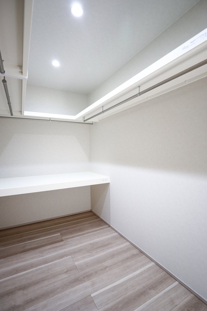 広々コの字ウォークインクローゼット