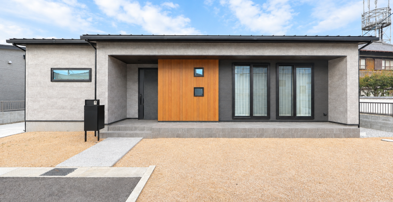 玄関を中心に19帖LDKの平屋モデルハウス｜リジエルガーデン下田井Ⅲ11号地