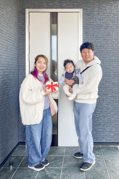 【2階建て】ピンクのキッチンが、暮らしに少しのときめきを。